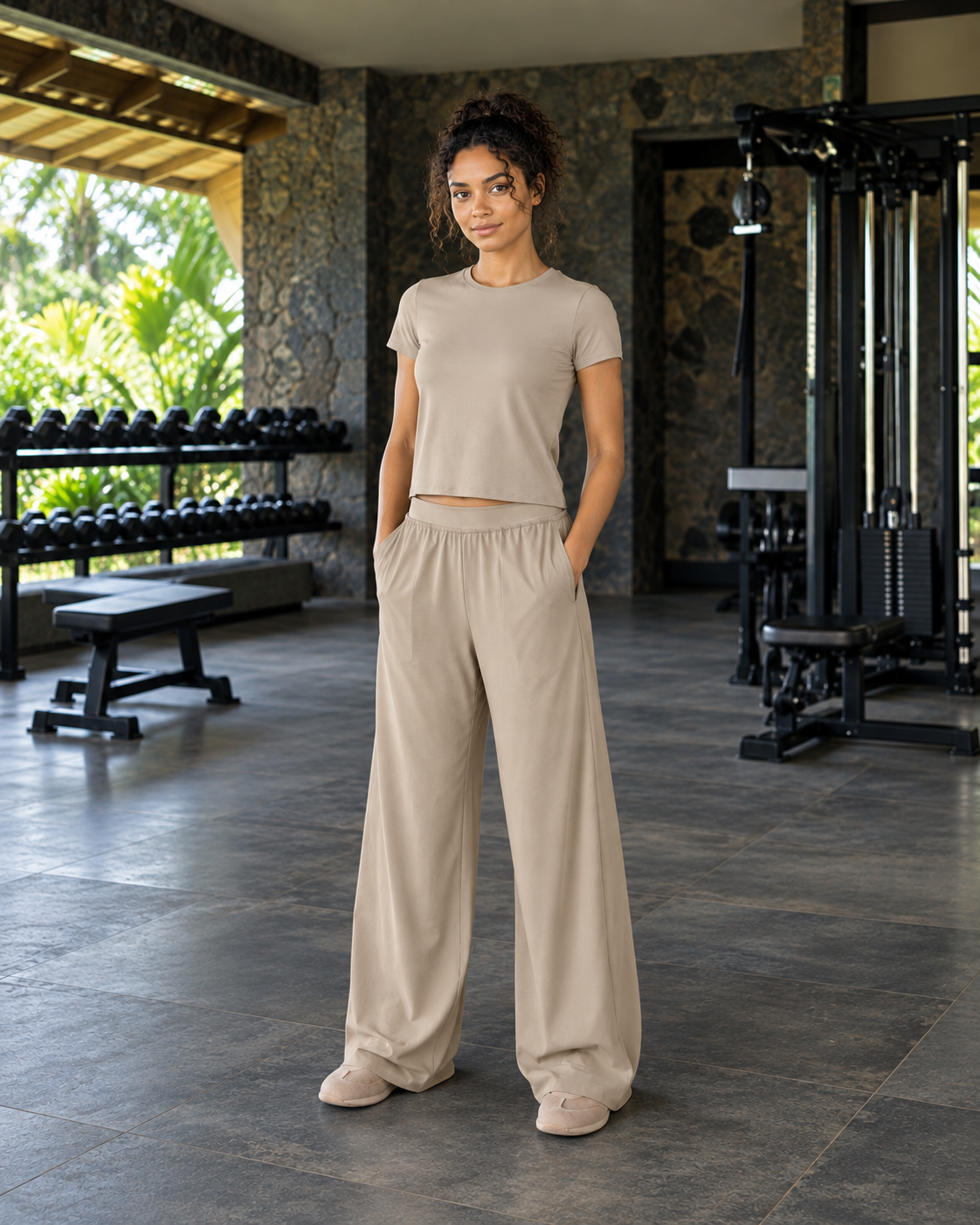 FITLINE Motion 22 — Tenue fitness femme — Beige — visuel recadré 4:5 La Réunion
