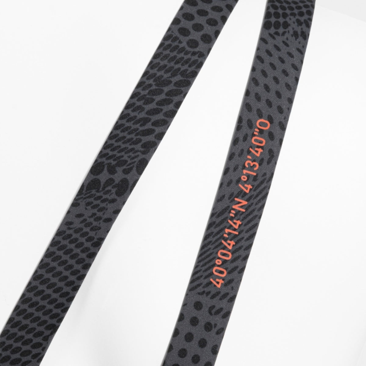 Top Joma R-City noir - détail bretelles croisées